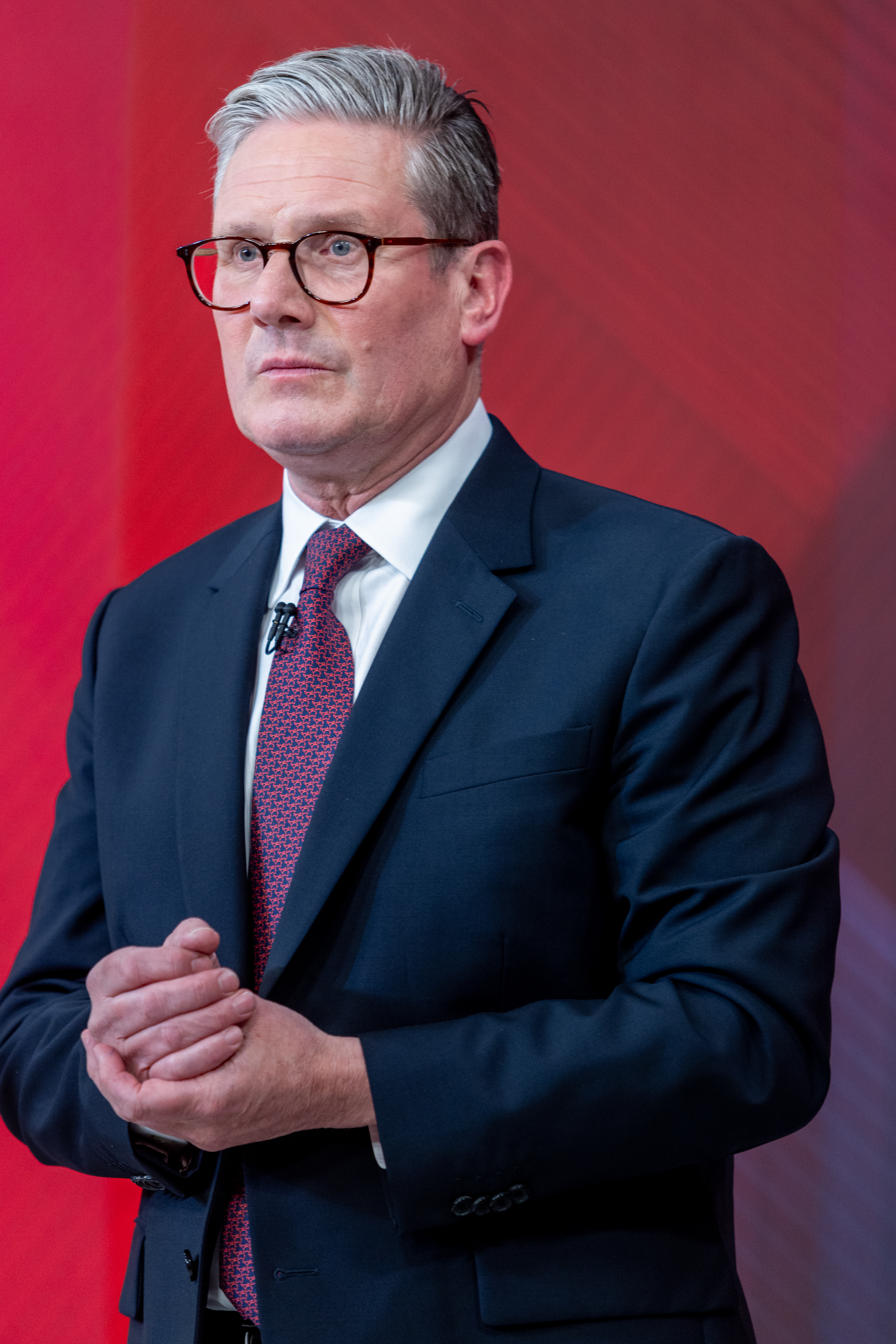 Nigel Farage is finally turning his fire on Sir Keir Starmer after spending two weeks roasting Rishi Sunak