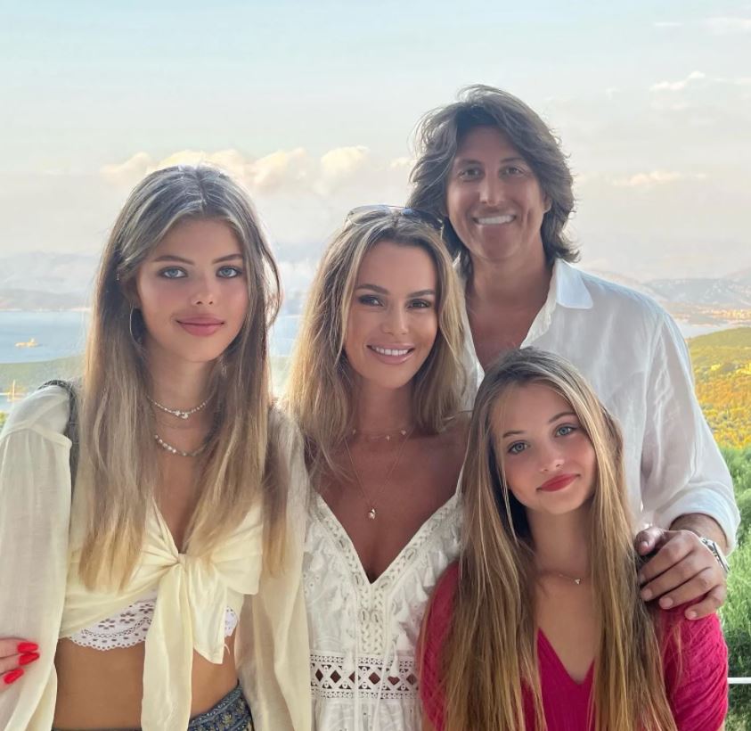 Amanda Holden with her family.
