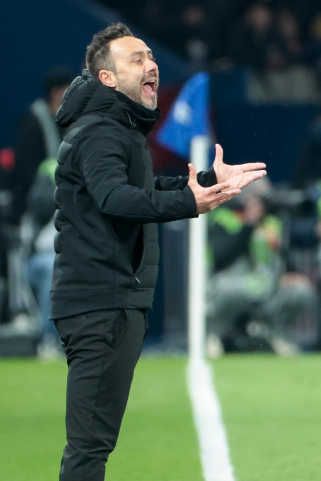 Roberto De Zerbi, coach of Olympique de Marseille, coaching during a soccer match.