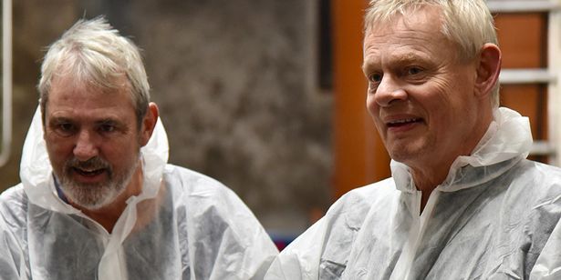  Neil Morrissey and Martin Clunes in overalls 