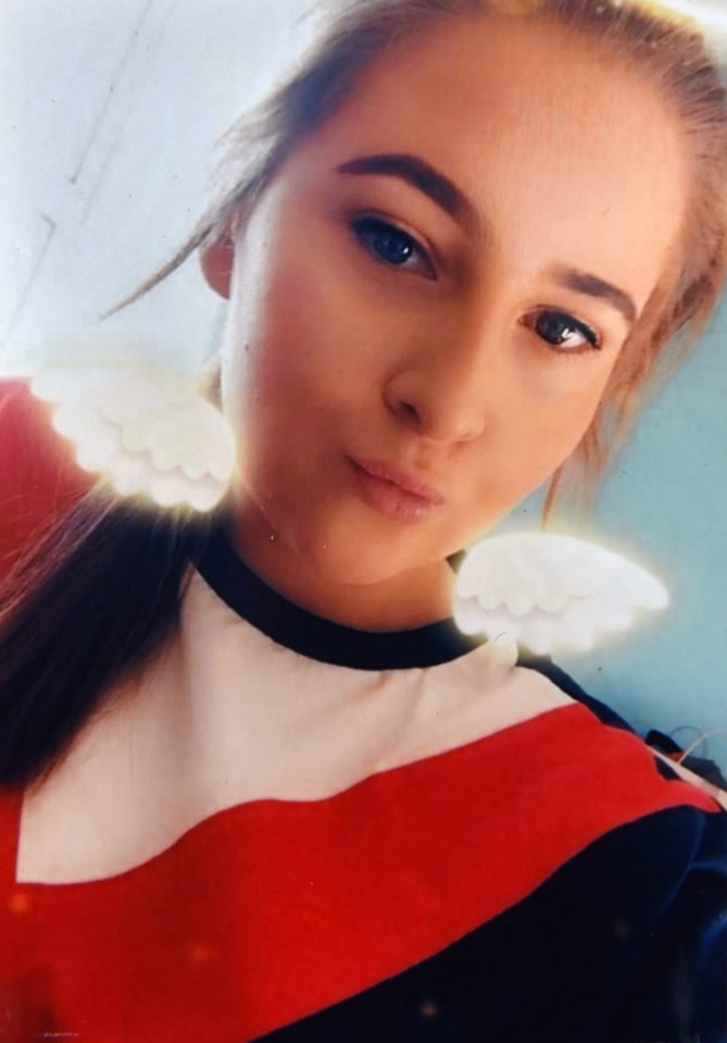 Photo of Georgia Jones at age 17.