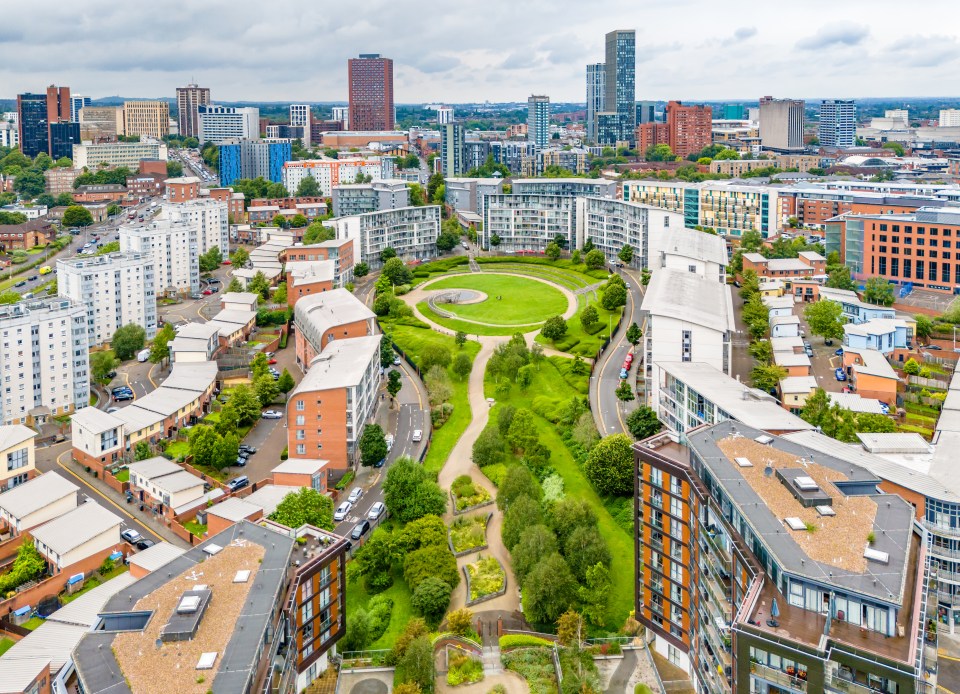 Aerial view of Sunset Park in Birmingham, public park and residential area