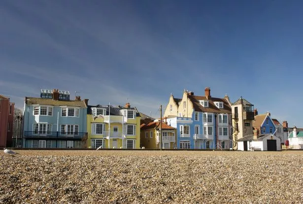 In town, boutiques with clothes, art, and antiques line the high street, and moreish restaurants provide the perfect stop for a hearty meal 