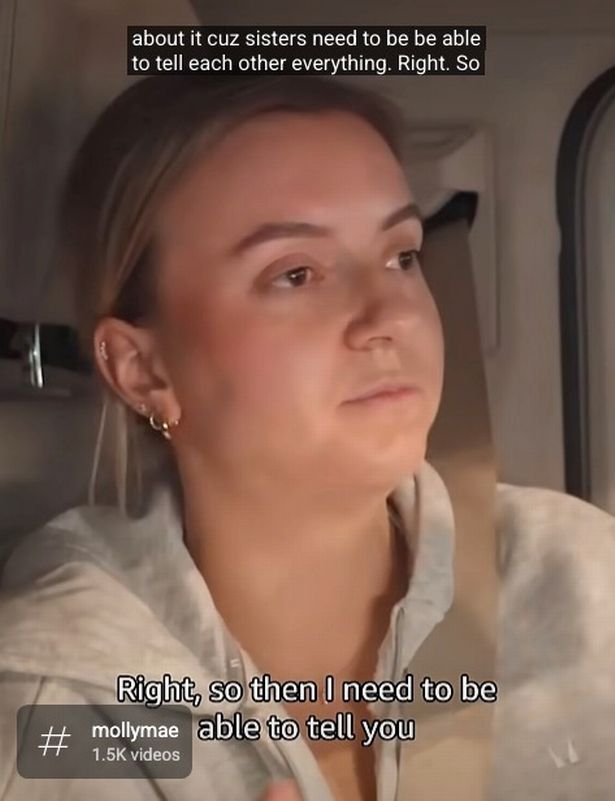 Zoe attempted to voice her concerns over Molly's relationship 