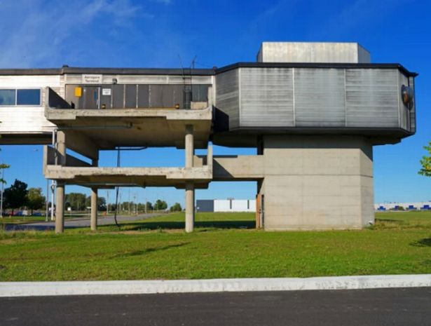 Image of exterior of Montréal Mirabel International Airport