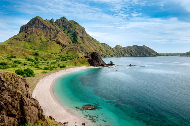 Image of empty pink beach on Komodo Island