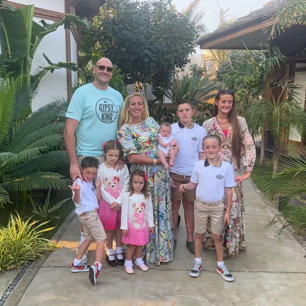 TYSON AND PARIS FURY WITH THEIR CHILDREN
