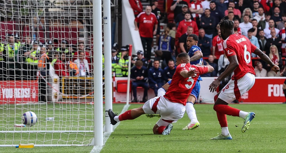 Levi Colwill scoring a goal for Chelsea.