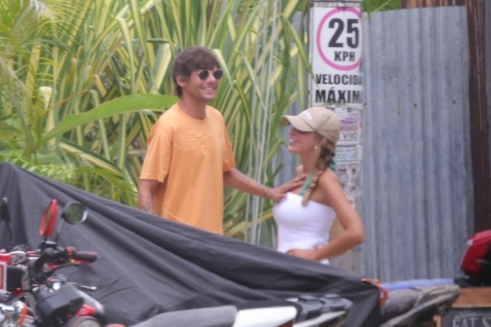 Louis Tomlinson and Zara McDermott in Costa Rica.