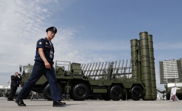 epa07194791 (FILE) - A Russian military official walks in front of The S-400 'Triumph' anti-aircraft missile system during the Army 2017 International Military Technical Forum in Patriot Park outside Moscow, Russia, 22 August 2017 (reissued 28 November 2018). According to reports, Russia is planning to deploy S-400 missile systems on the Crimean Peninsula in the wake of the latest crisis with Ukraine. Three Ukrainian war ships were seized and their crew arrested by Russian navy for an alleged violation of the Russian sea border in the Kerch Strait connection the Balck Sea and the Sea of Azov. EPA-EFE/YURI KOCHETKOV