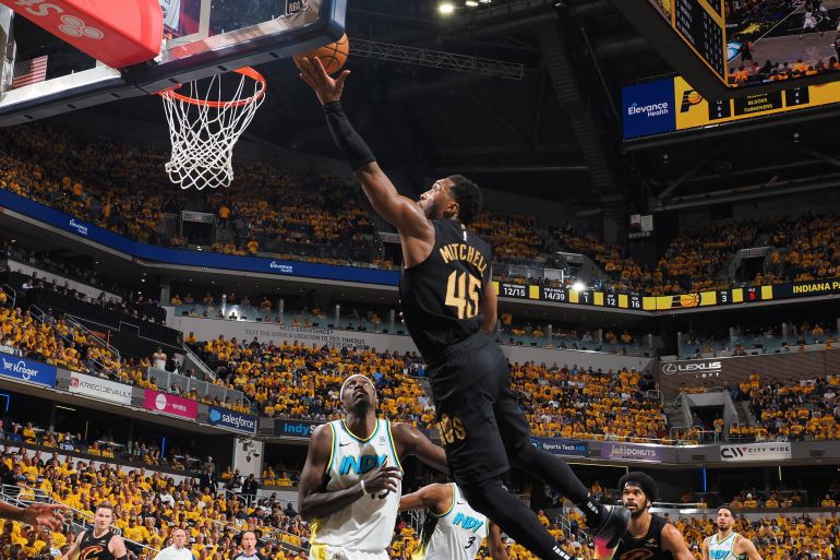 Donovan Mitchell in action.