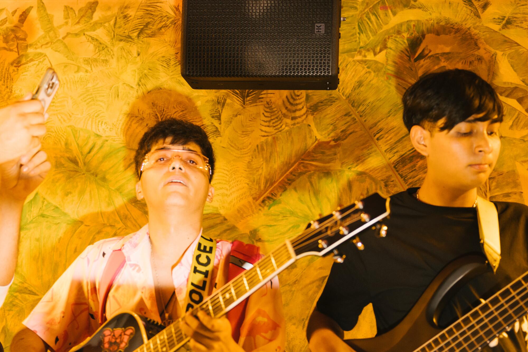 Musicians performs at Los Guitarrazos