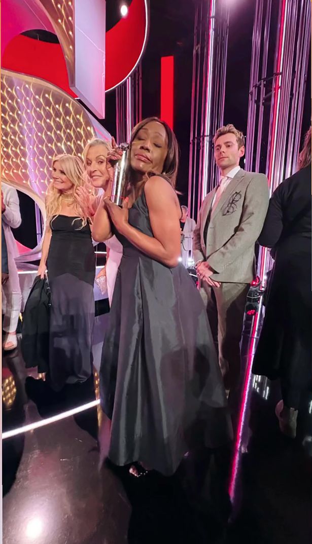 She was seen posing with her co-stars