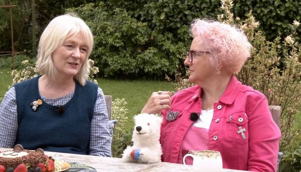 Julie and Amanda on Love Your Weekend