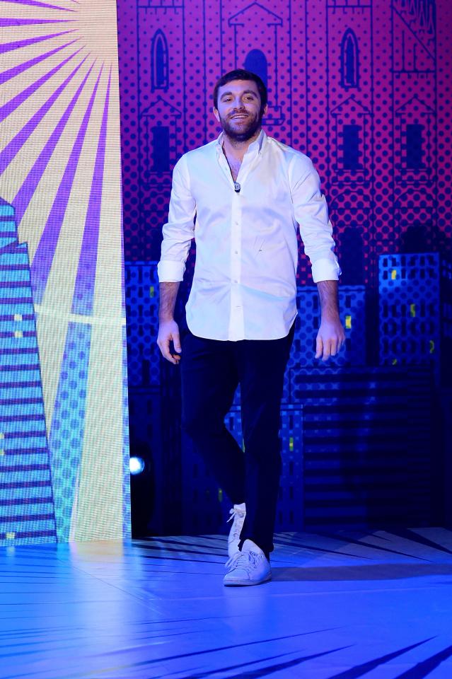 Fabrizio Romano on a TV broadcast set.