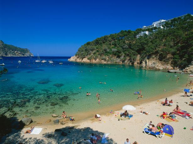 Strand,Cala,Aiguablava,bei Begur,Costa Brava,Provinz Girona,Katalonien,Spanien Rights-Managed Image - Lizenzpflichtiges Bildmaterial - (c) by LOOK-foto - JEGLICHE VERWENDUNG nur gegen HONORAR und BELEG - Werbliche Nutzung nur nach schriftlicher Freigabe - Es gelten die AGB von LOOK-foto - Tel. +49(0)89.544 233-0, Fax -22, info@look-foto.de, LOOK GmbH, Muellerstr. 42, 80469 Muenchen - www.look-foto.de