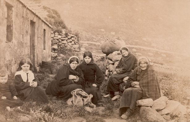 Three generations of women on the archipelago of St Kilda in the Outer Hebrides, Scotland, circa 1880. The islands are now uninhabited. (Photo by Hulton Archive/Getty Images)