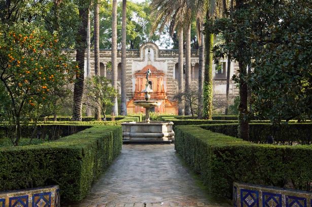 To beat the infamously long lines, we splurged on the Alone in the Alcazar tour (£58 per person) on Takewalks.com, which is the only tour group allowed early entry