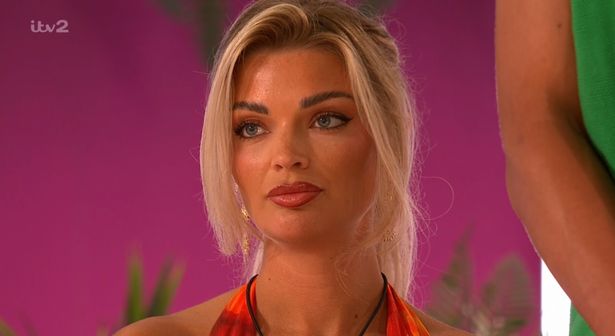 Helena, 29, was getting to know Harry, 30, however, their relationship came tumbling down after he kissed Yasmin three times