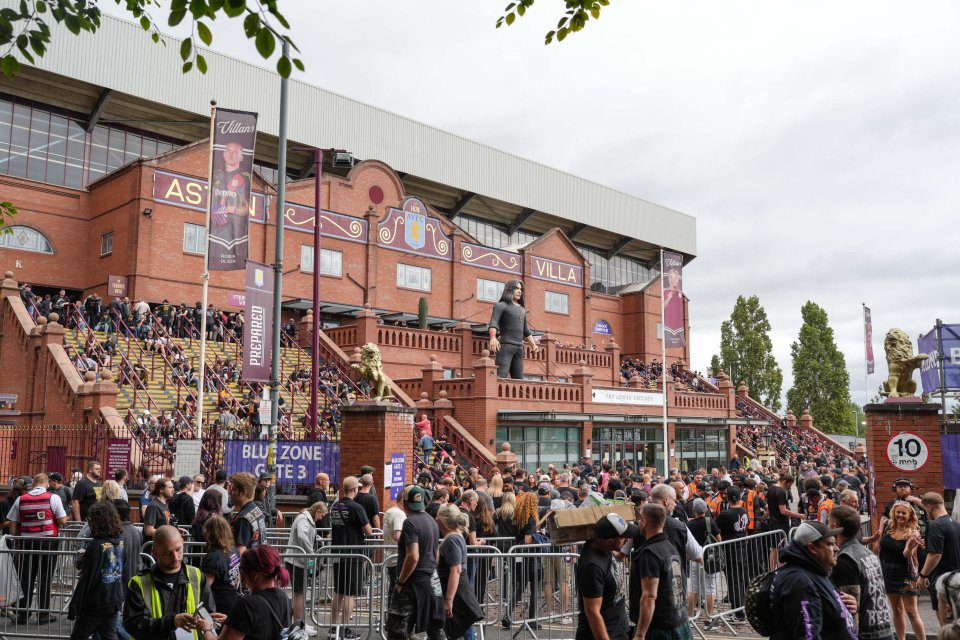 Alamy Live News. 3BP0W2J Villa Park, Aston, Birmingham July 5th 2025. Black Sabbath fans arrive at Villa park as they wait in long queues to access the Aston Villa football ground. - Metal Mania has taken over the grounds around Aston Villa Football Club as Black Sabbath are set to perform their final ever performance at the Midlands football stadium today, July 5 2025. Thousands from all over the world have travelled to Birmingham to see the Heavy Metal band at Villa Park. Lodge Road, close to the stadium is also where lead singer, Ozzy Osbourne grew up. Credit: British News and Media/Alamy Live News This is an Alamy Live News image and may not be part of your current Alamy deal . If you are unsure, please contact our sales team to check.