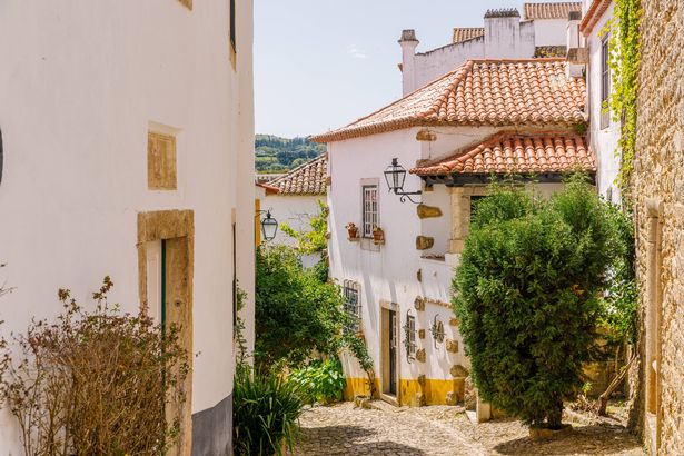 Óbidos houses and cobbled streets
