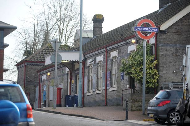 Amersham Station - Amersham on the Hill 