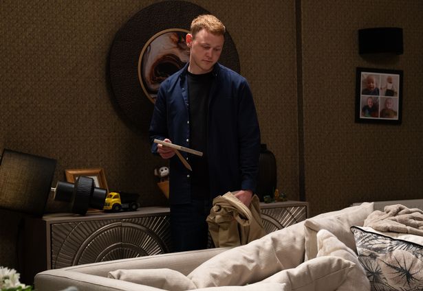 Newcomer Mike is bad news for Vinny - but what are his real intentions?