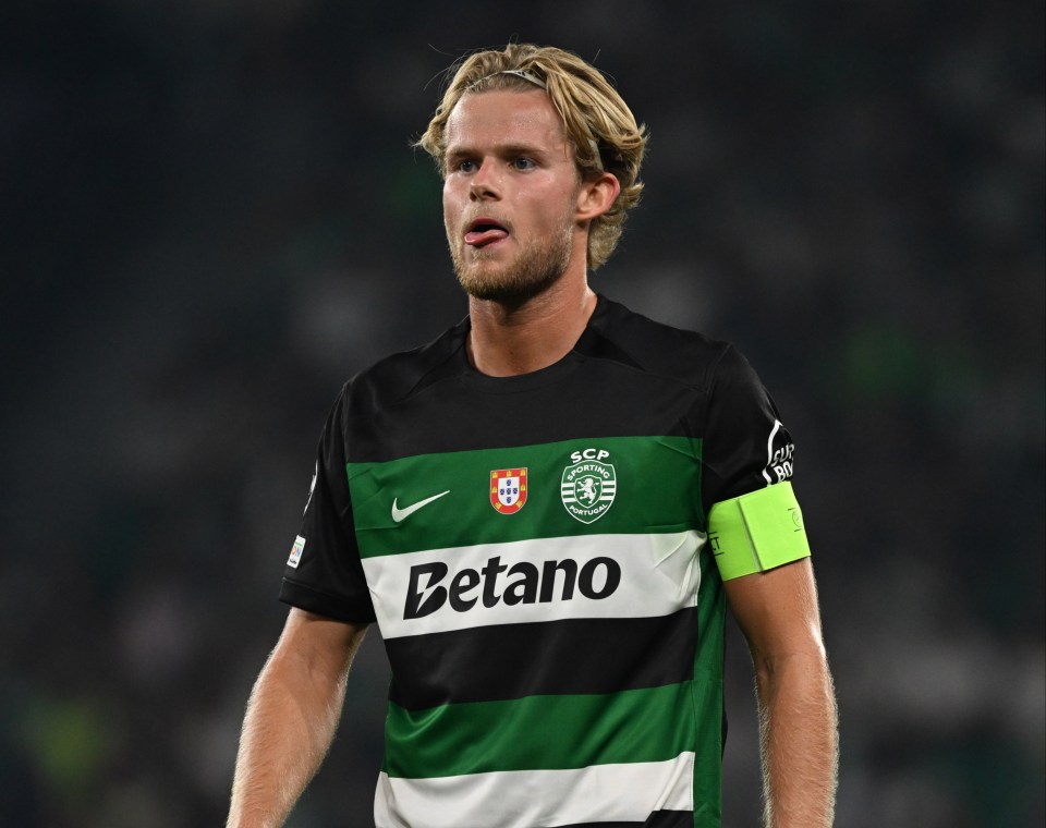 Morten Hjulmand of Sporting CP during a soccer match.