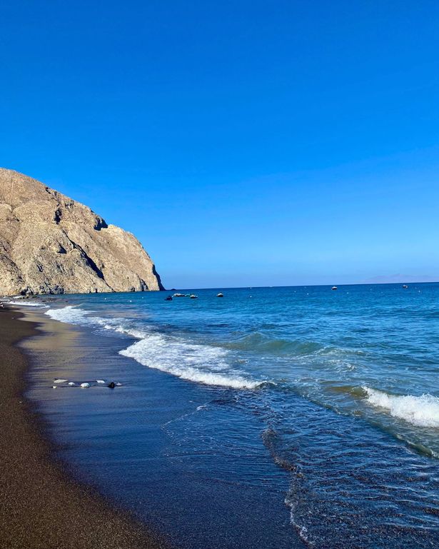 Perissa Beach