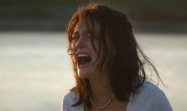 We Were Liars' Cadence Sinclair is played by actress Emily Alyn Lind. 