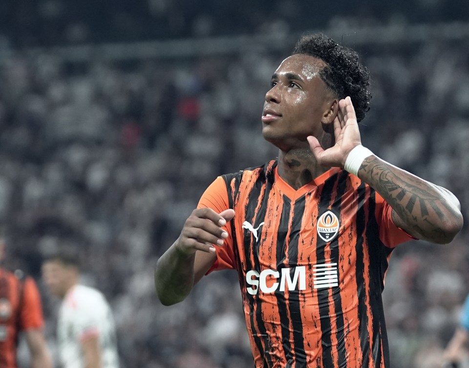 Kevin of Shakhtar Donetsk celebrating a goal.
