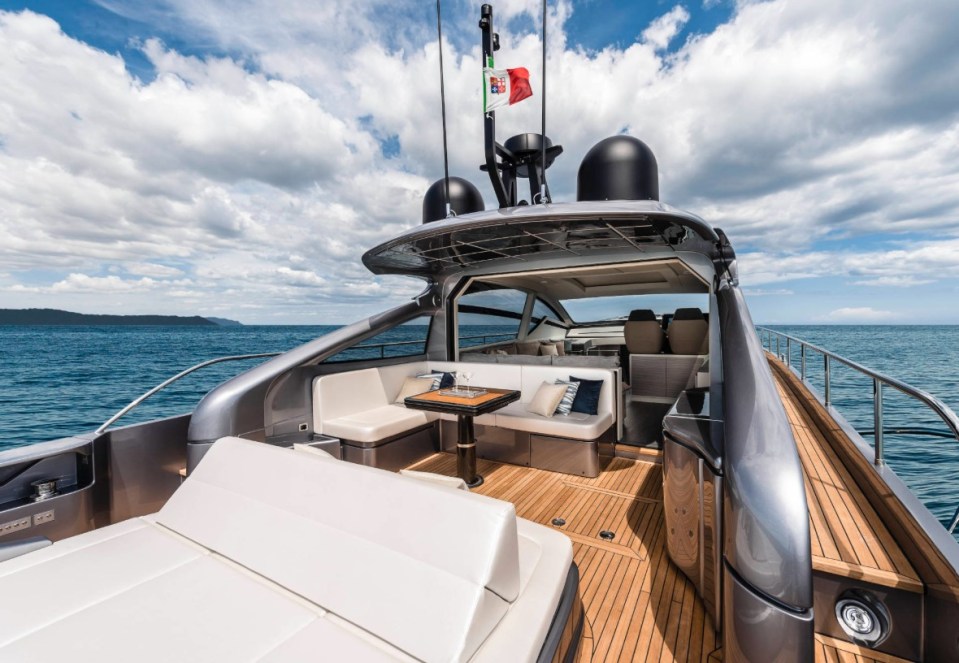 Pershing 6X yacht deck.
