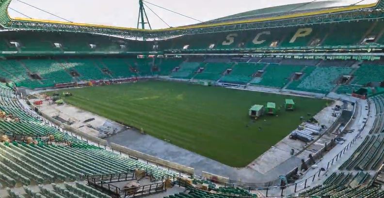 Estádio José Alvalade under construction.