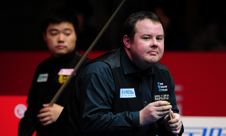 Stephen Lee of England playing snooker.