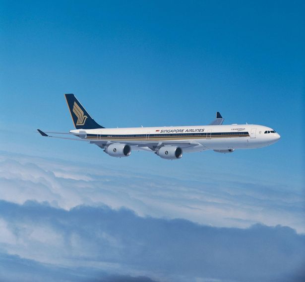 Singapore Airlines airbus A340-500 in sky
