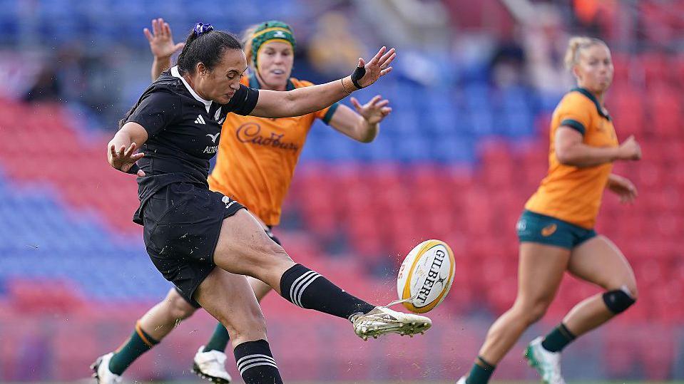 Ruahei Demant kicks the ball