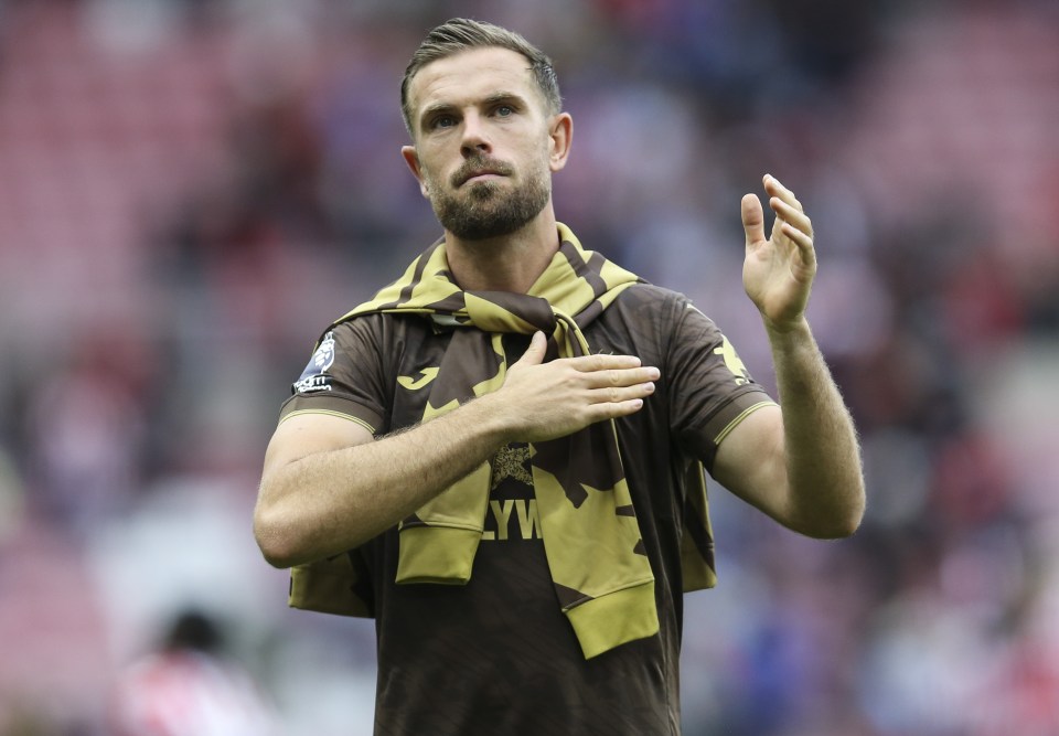 Jordan Henderson of Brentford at a football match.
