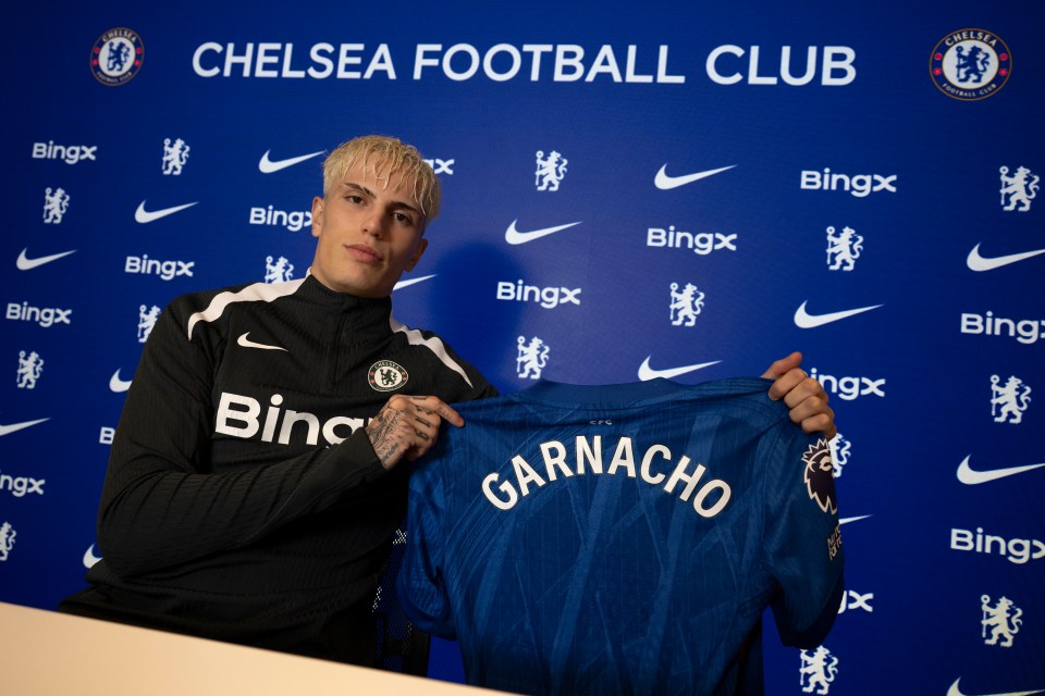 Alejandro Garnacho unveiled as a Chelsea FC player.