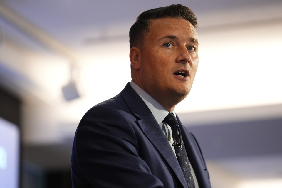 Wes Streeting giving a speech.