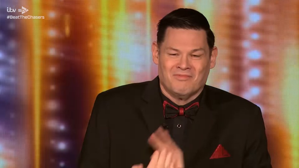 Mark Labbett on Beat the Chasers with an awkward expression.