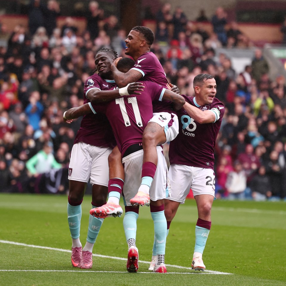 Jaidon Anthony of Burnley celebrates scoring a goal with his teammates.
