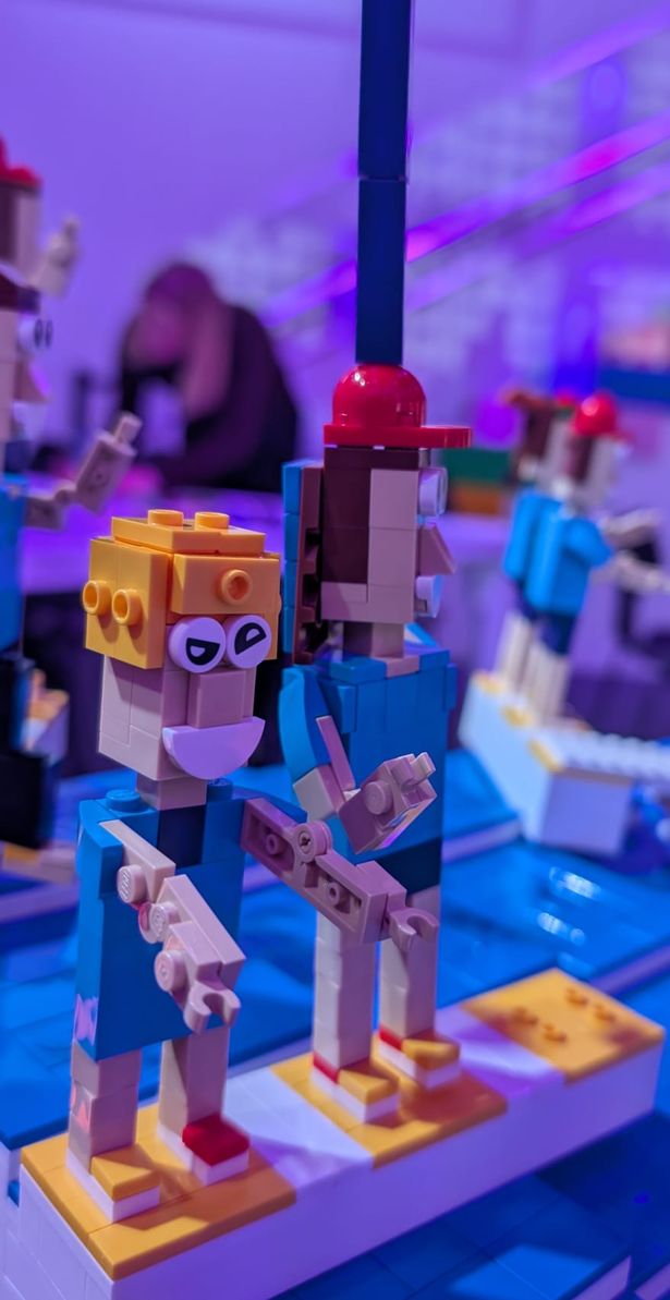 Stacking some minifigures in Level 2, Lego Masters Academy