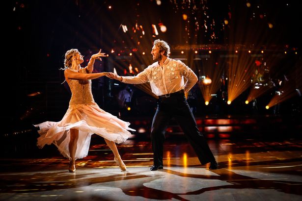  Chris Robshaw and Nadiya Bychkova on last night's Strictly