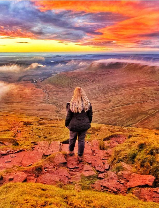 A thin mist lingered in the valleys below, and a “dragon’s breath” cloud inversion spread across the landscape
