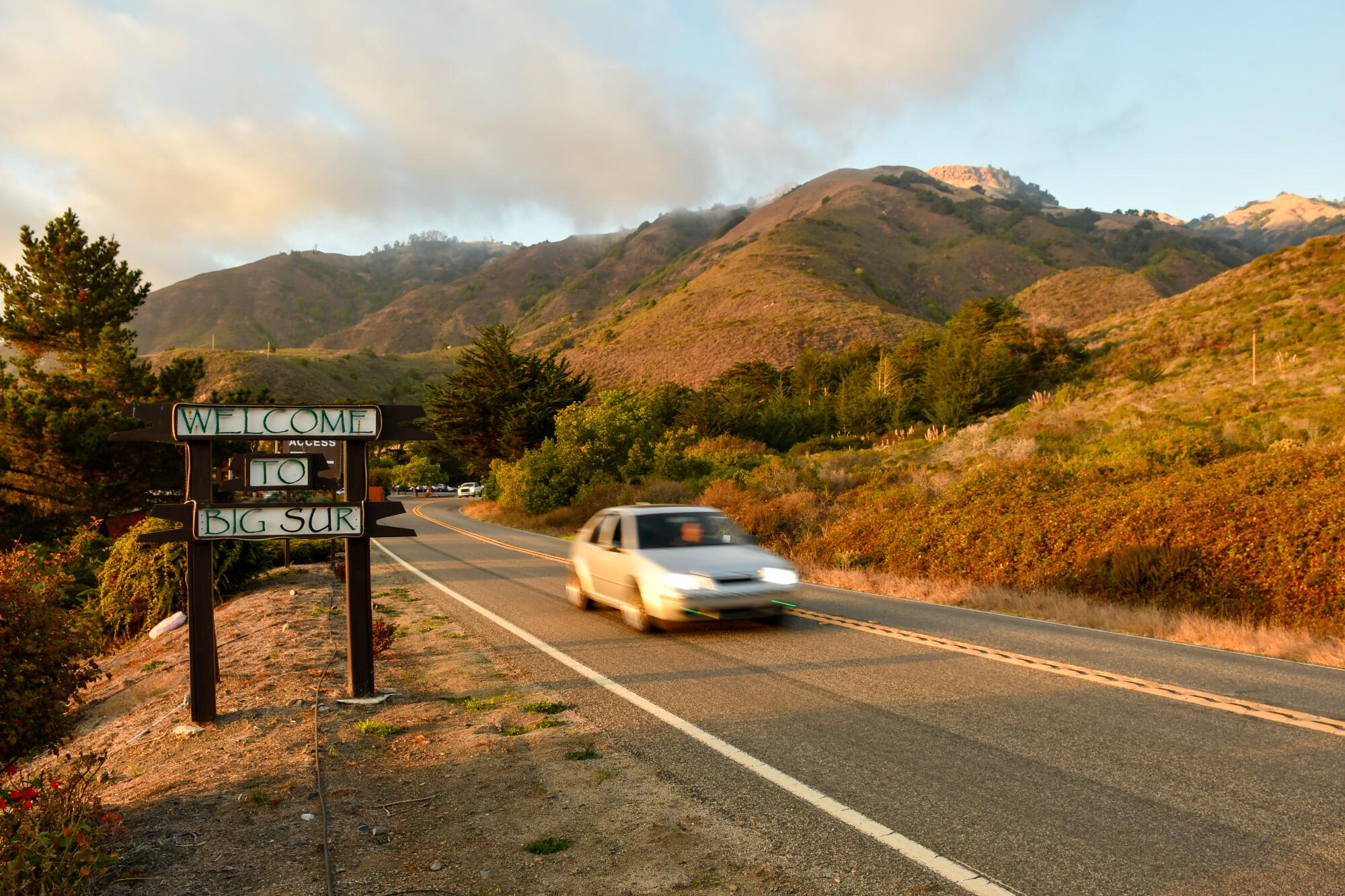 The road to Ragged Point Inn.