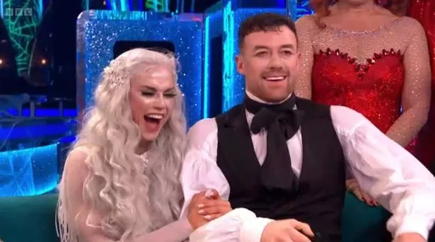 The dance, which was set to Bonnie Tyler's Total Eclipse of the Heart, saw Vicky dressed as a white witch on theme for Halloween Week.